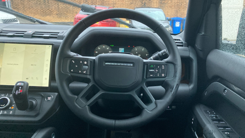 Land Rover Defender 3.0 D250 X-Dynamic HSE 110 5dr Auto Diesel Estate